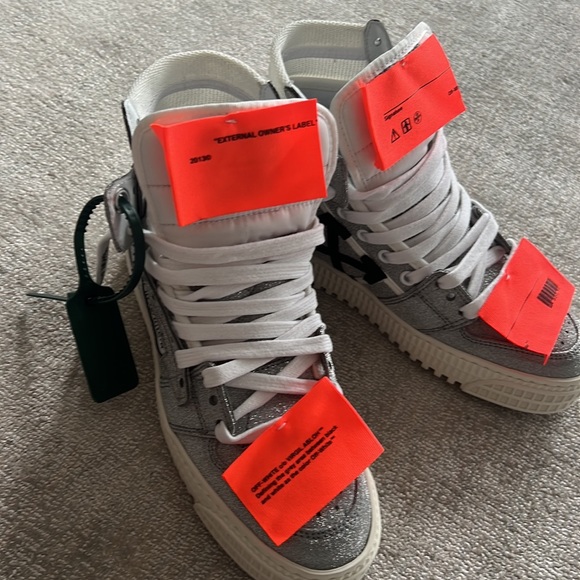 NWT Off-White
Off-Court 3.0 glitter high-top sneakers Women Size 36 - Picture 7 of 11